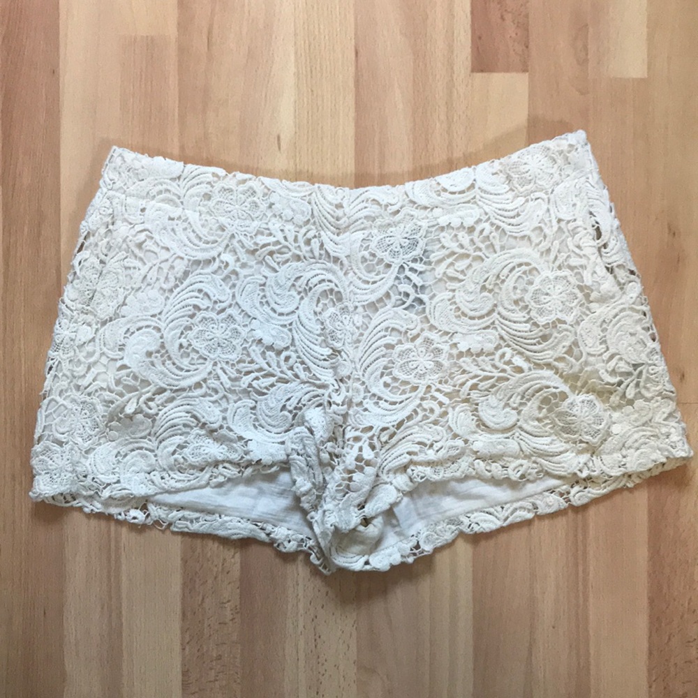 Francesca's Cream Lace Shorts - Medium